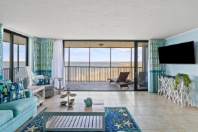 Stunning Waterfront Residence with Panoramic Water Views